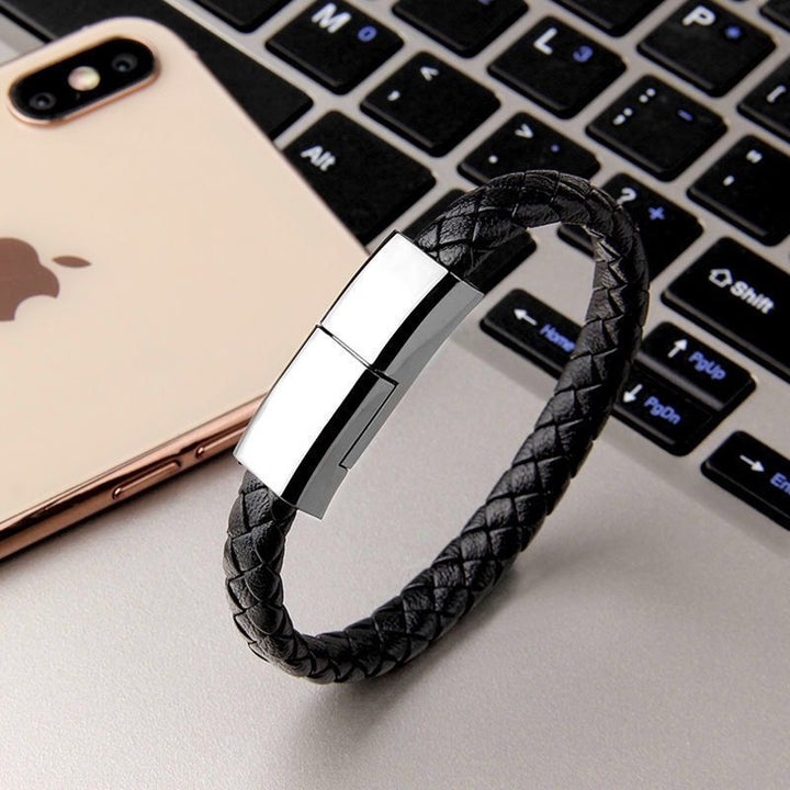 Le bracelet élégant qui charge votre téléphone partout